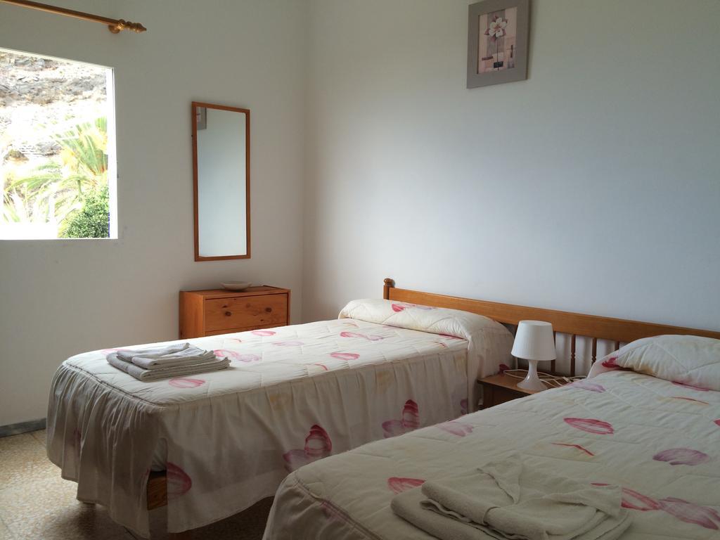 Apartamentos Dominguez Calera Rum bild