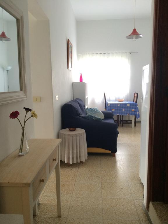 Apartamentos Dominguez Calera Rum bild